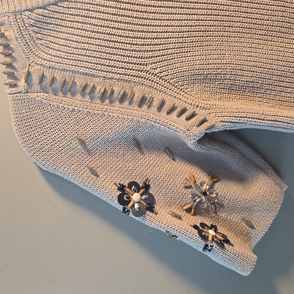 Banana Republic Gray Sweater Embroidered - Picture 3 of 5